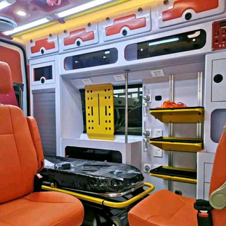 尖峰镇长途救护车护送病人租赁价格
